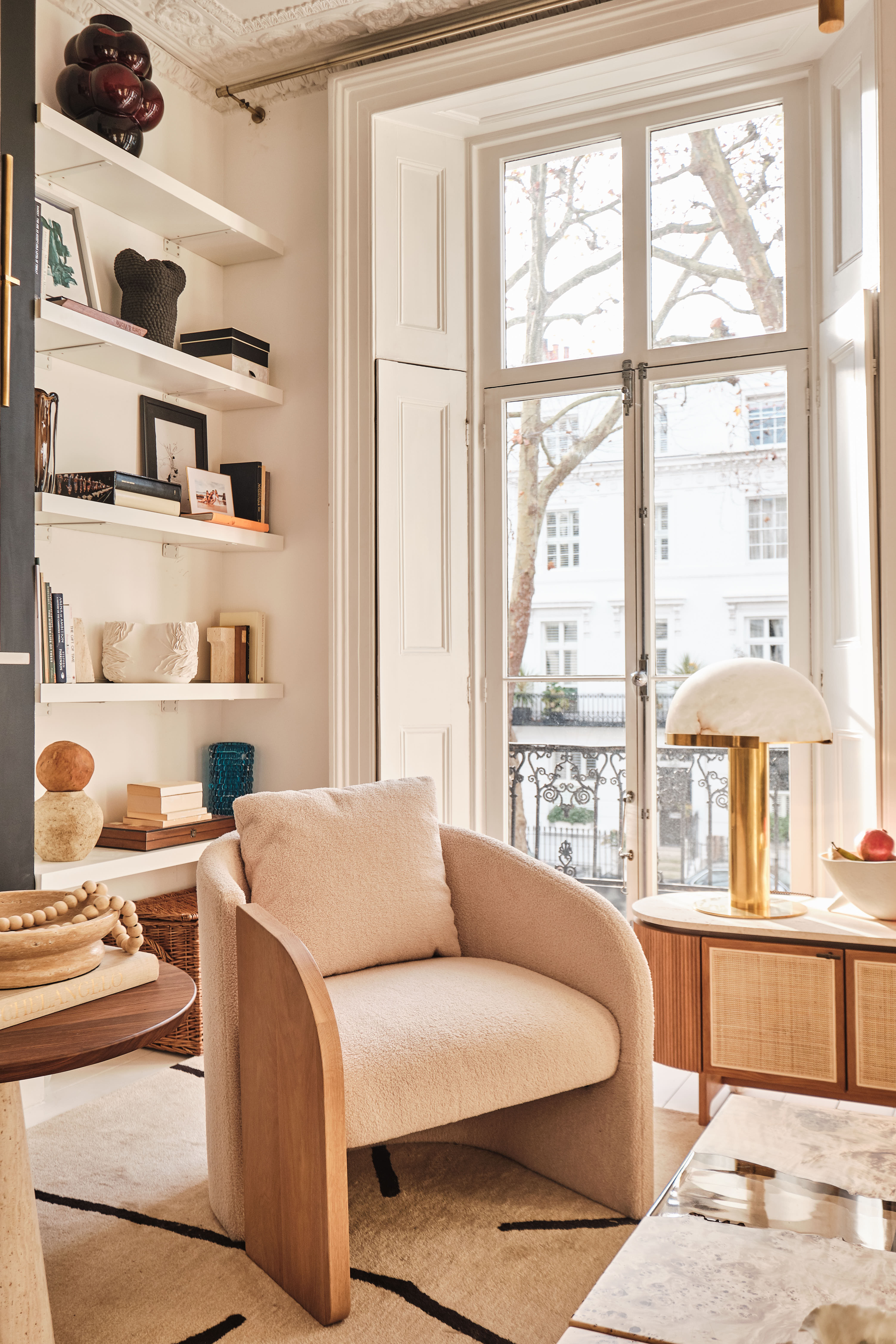 Seamless Summer Living: Using Indoor-Outdoor Flow to Elevate Any Space with Timeless, Luxury Design